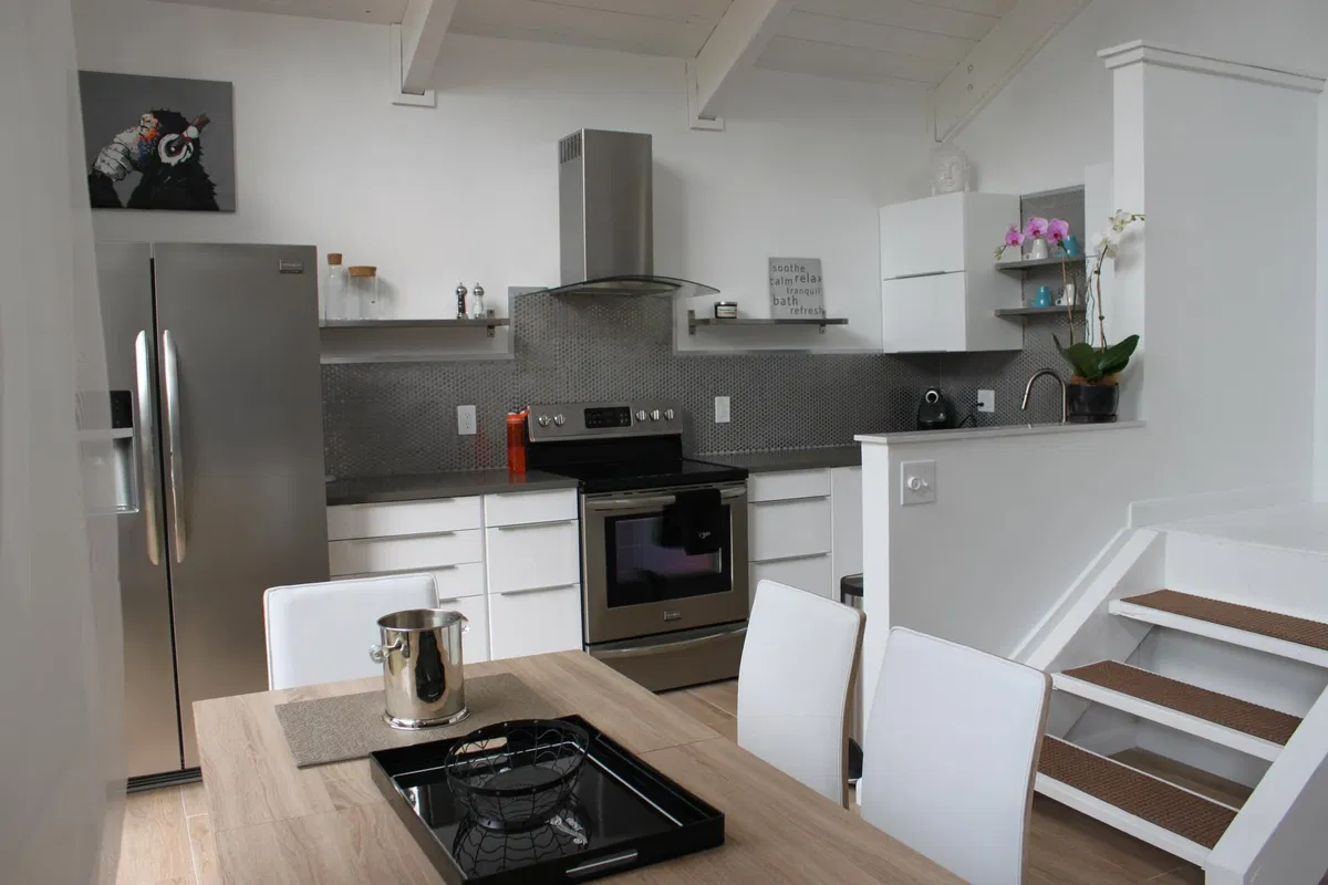 Unit 15 E photo 4