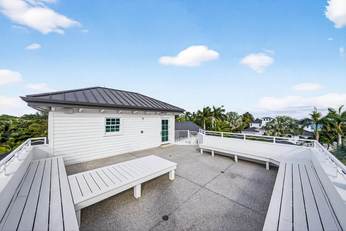 Residence photo 82