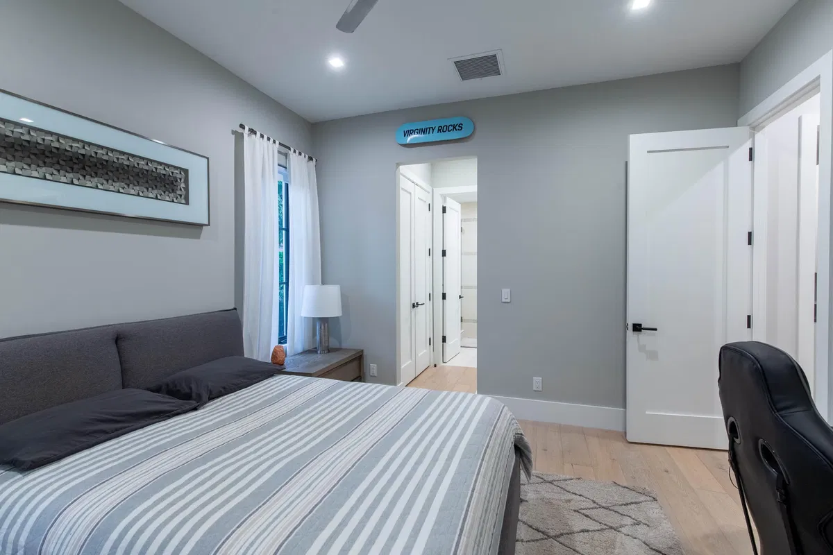 Residence photo 25