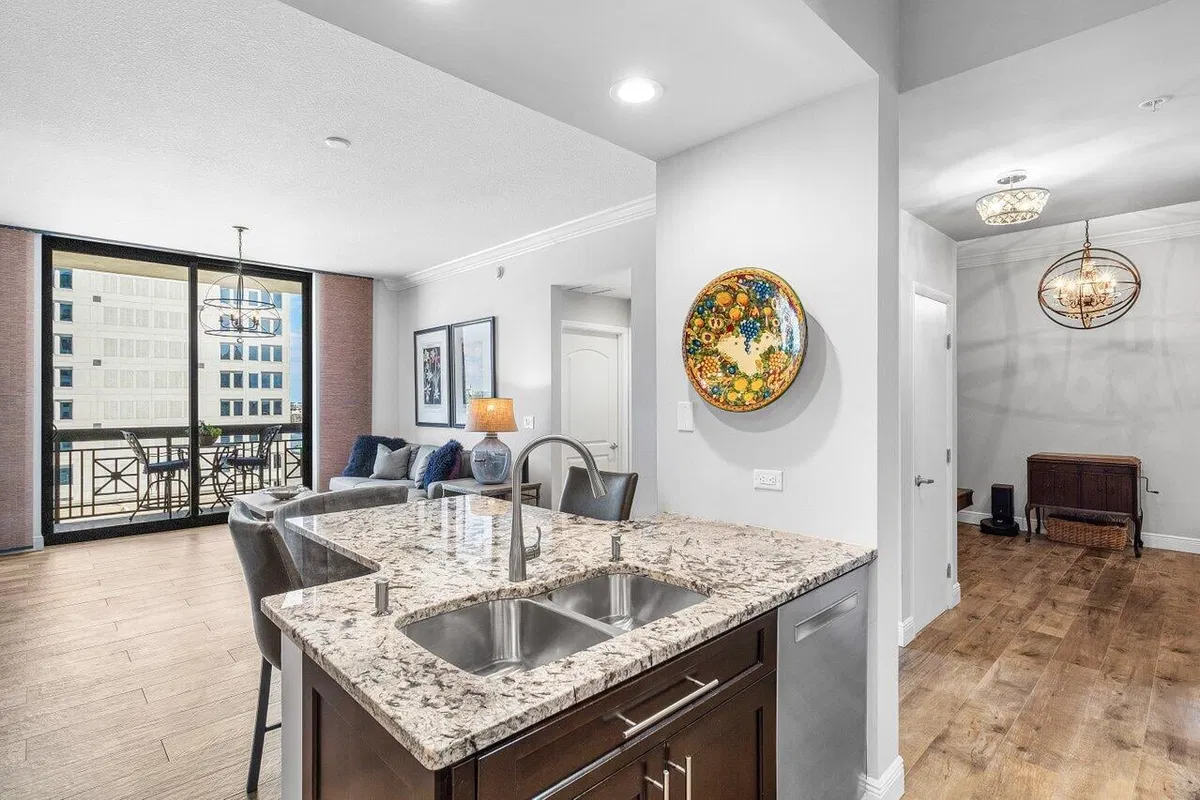 One City Plaza Unit 908 photo 7