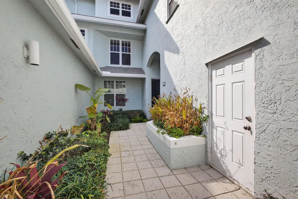  Residence photo 10