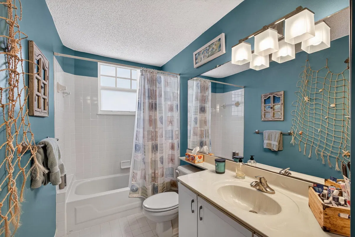  Residence photo 34