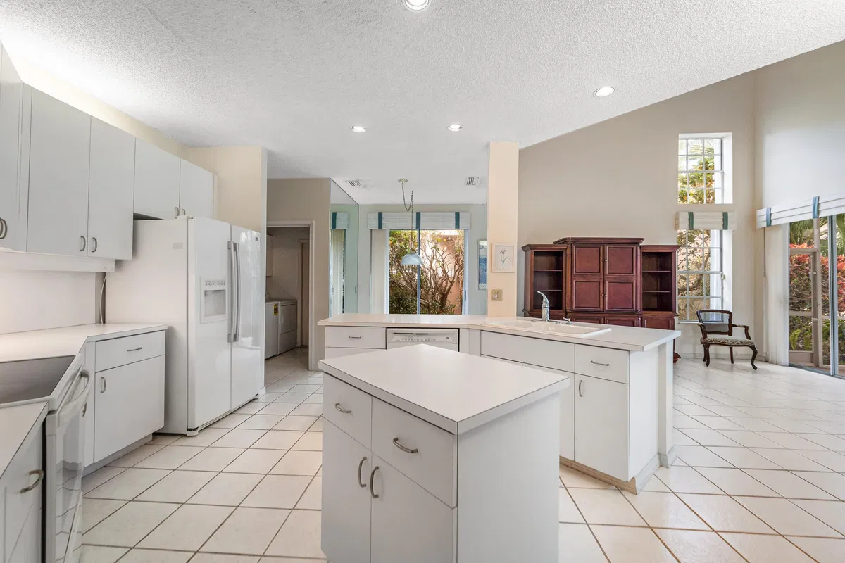 Eastpointe Country Club Residence photo 10