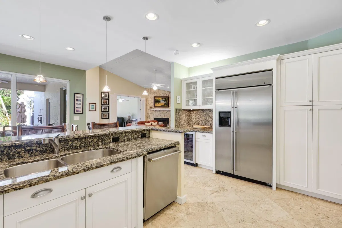 Boca Bath & Tennis Residence photo 13