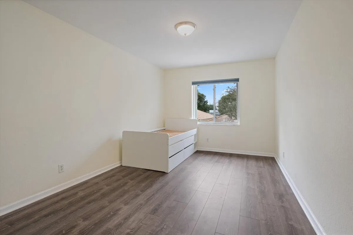  Residence photo 28