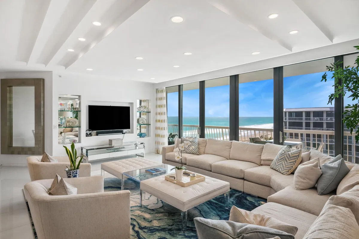 Sloan's Curve Palm Beach Unit Ph 607n