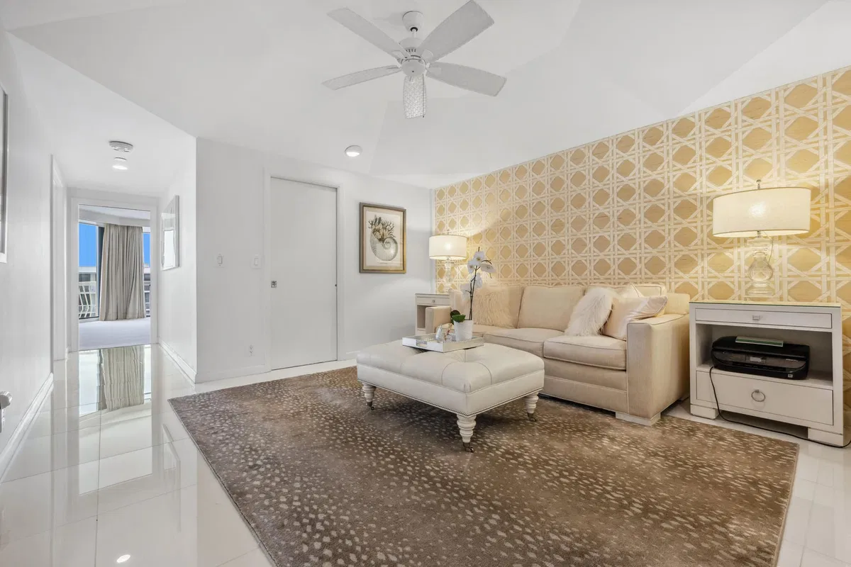 Sloan's Curve Palm Beach Unit Ph 607n photo 7