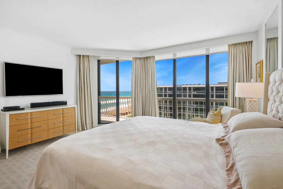Sloan's Curve Palm Beach Unit Ph 607n photo 16