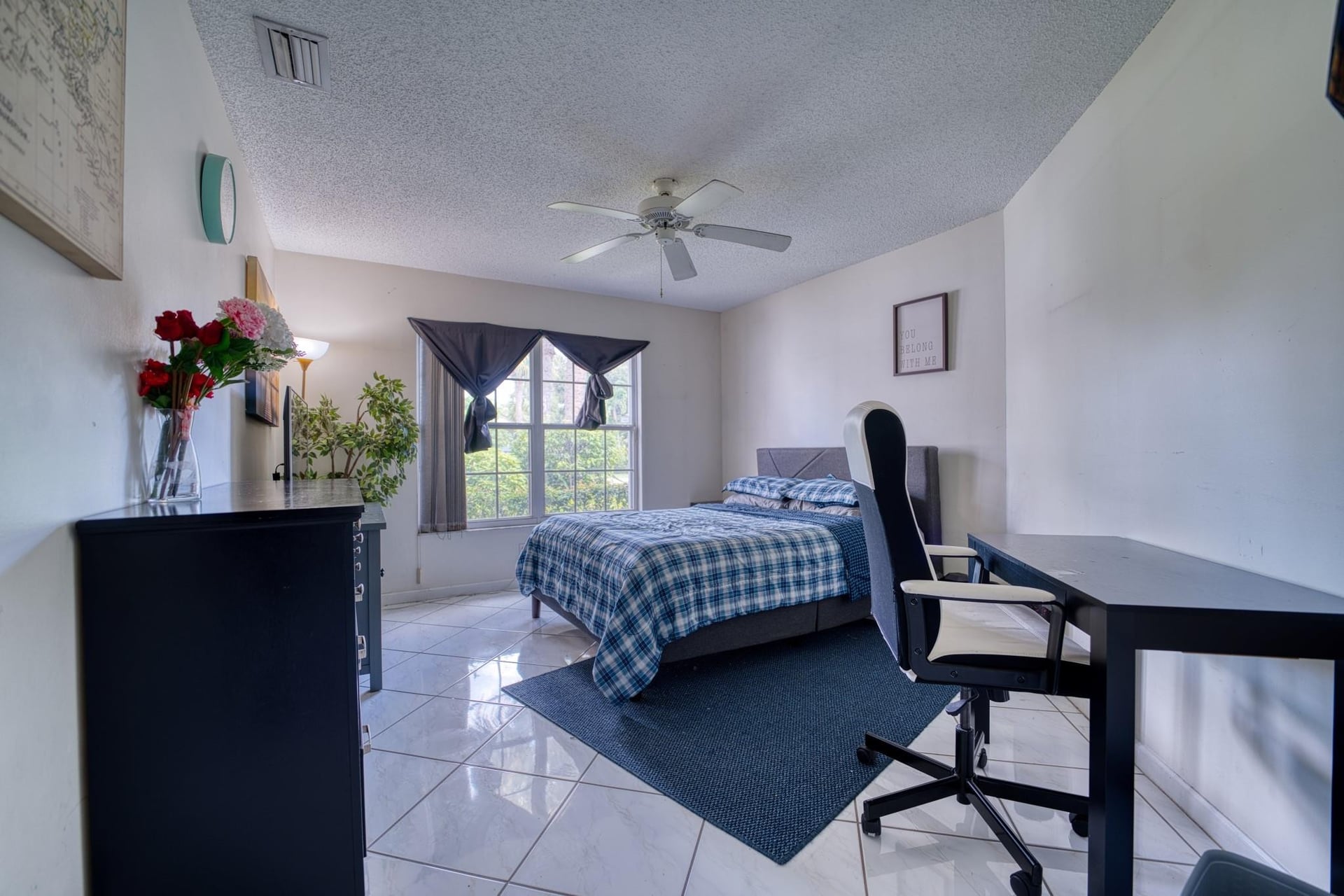Residence photo 16