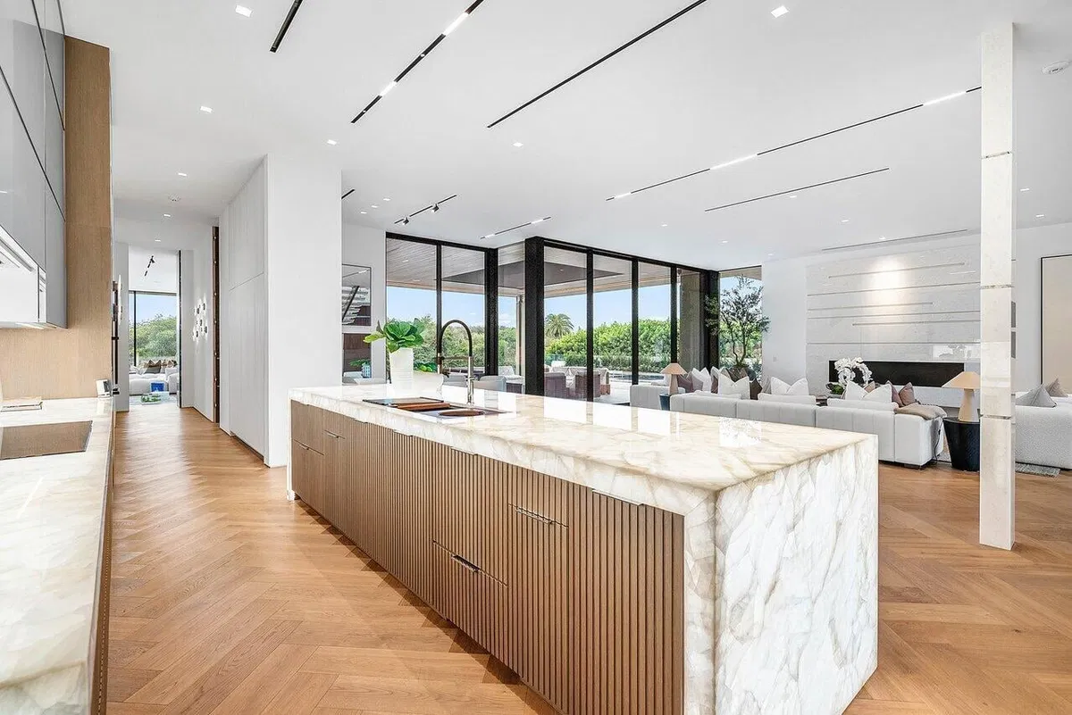 Admirals Cove Residence photo 13