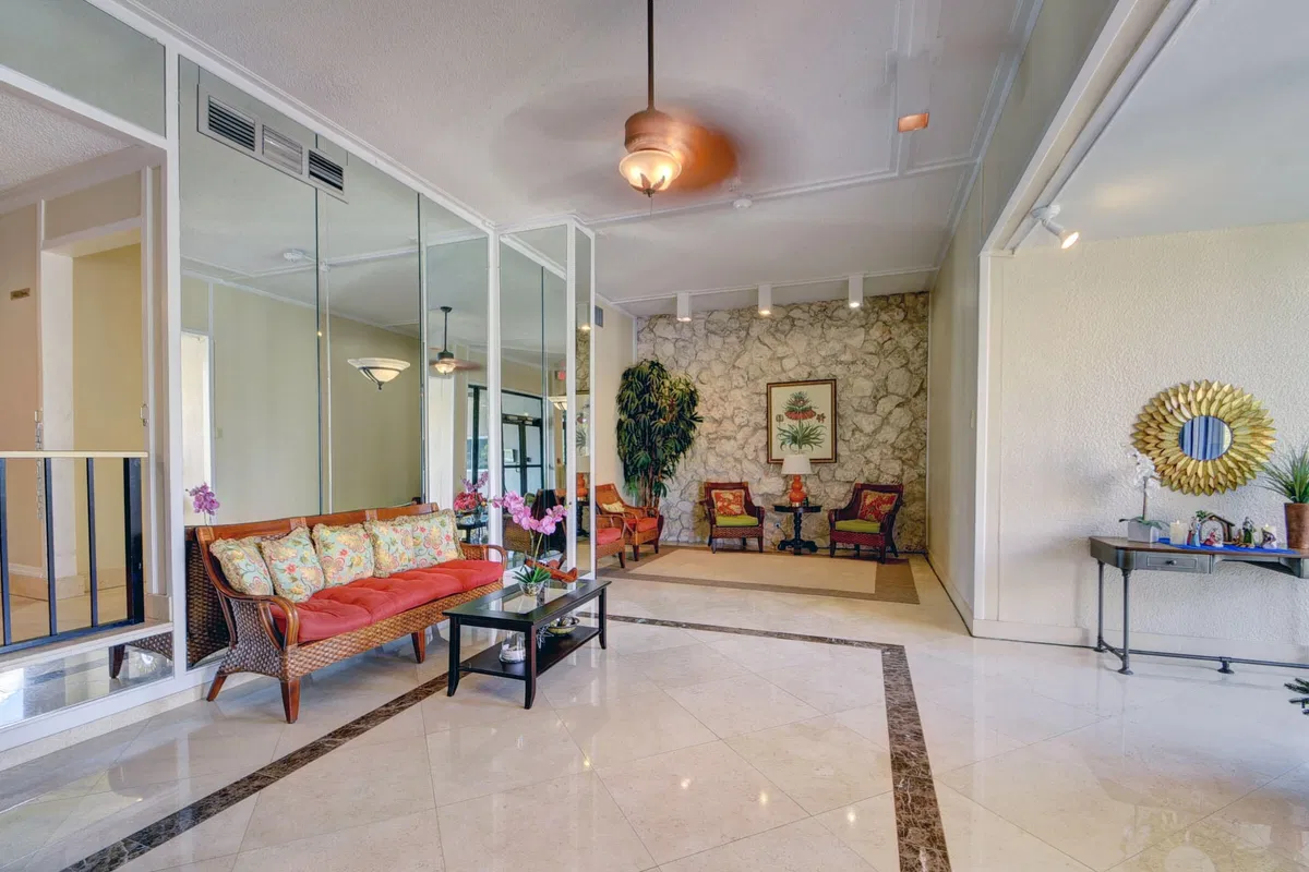Palm Beach House Unit 307 photo 7