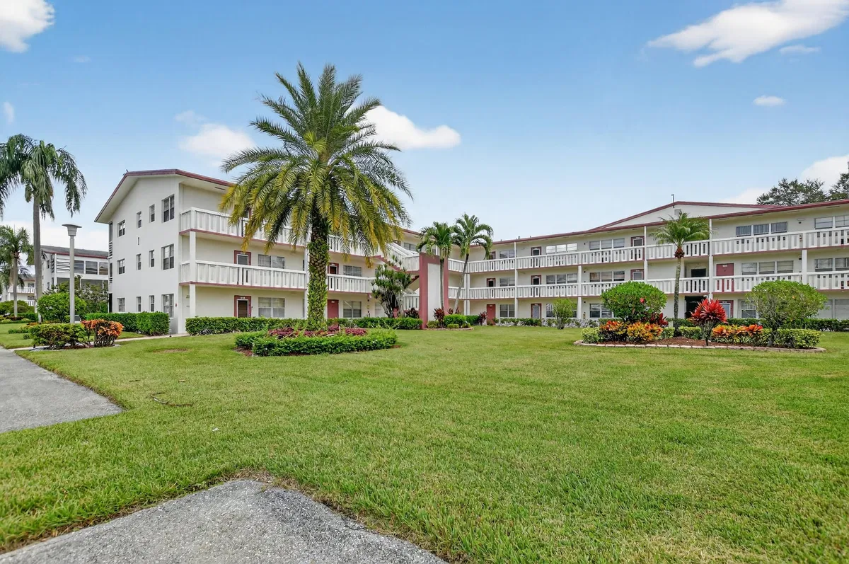 Residence photo 28