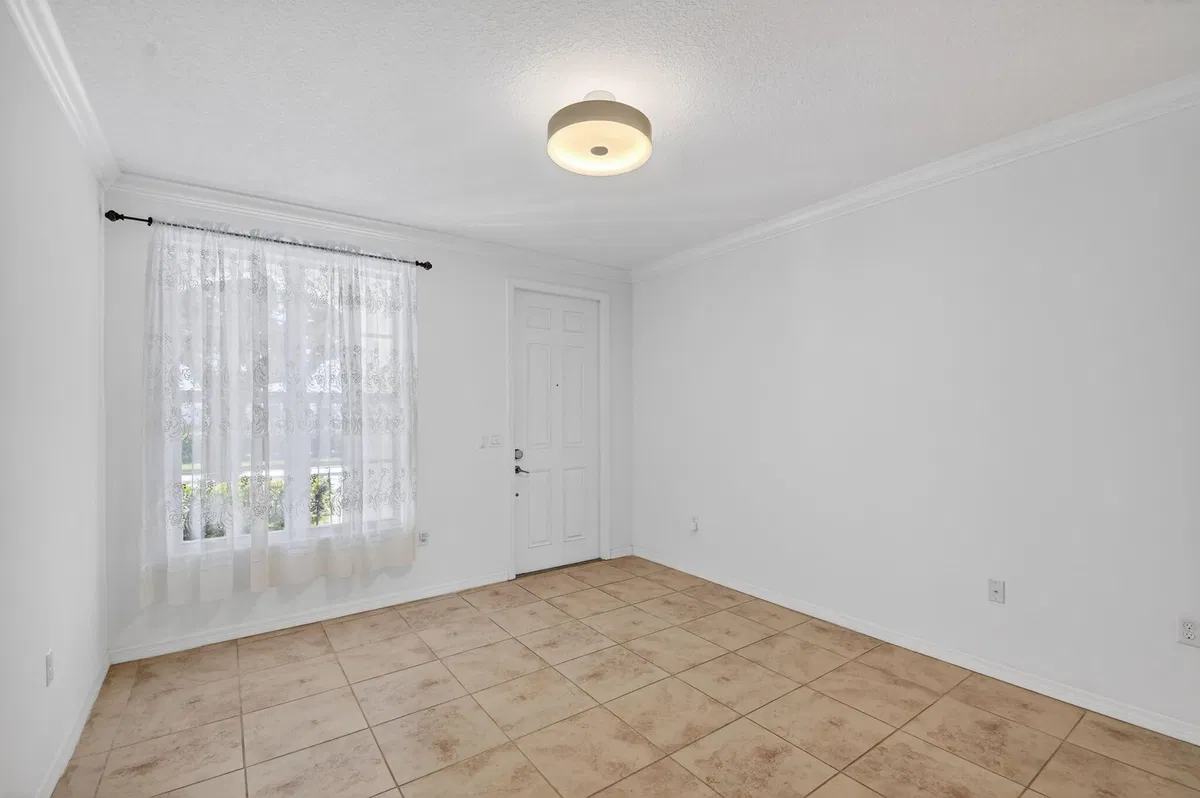 Residence photo 7
