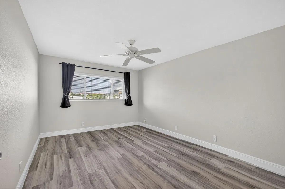 Unit 208 photo 34