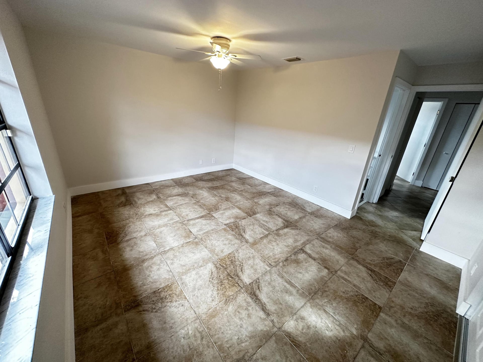 Unit C photo 22