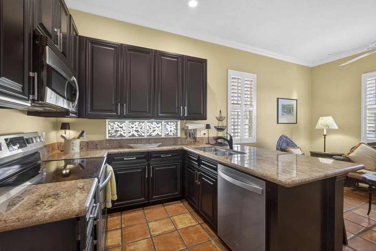 Residence photo 19