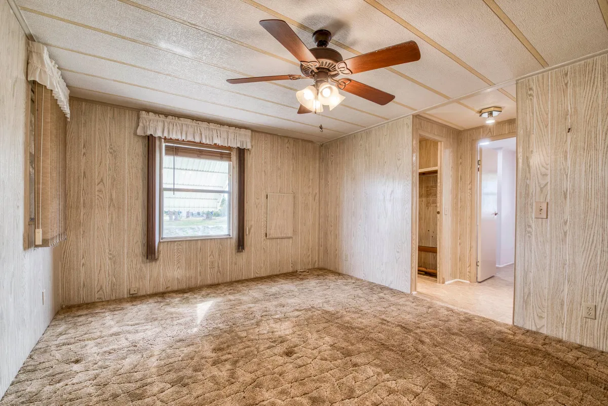 Residence photo 16