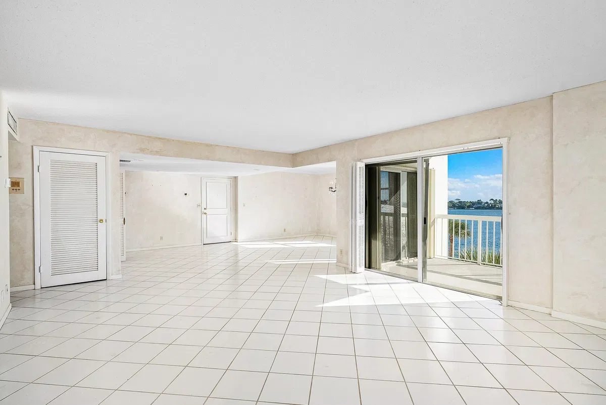 2600 N Flagler Unit 407 photo 28