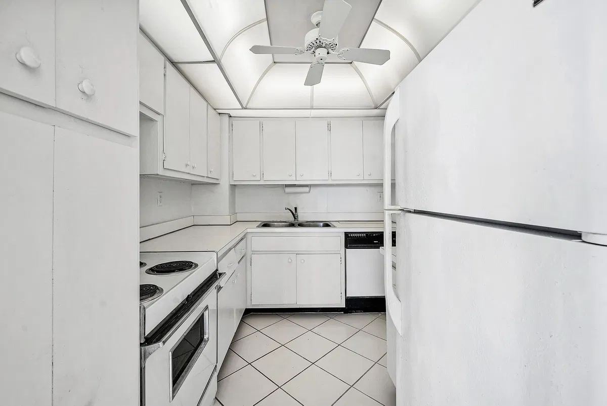 2600 N Flagler Unit 407 photo 31