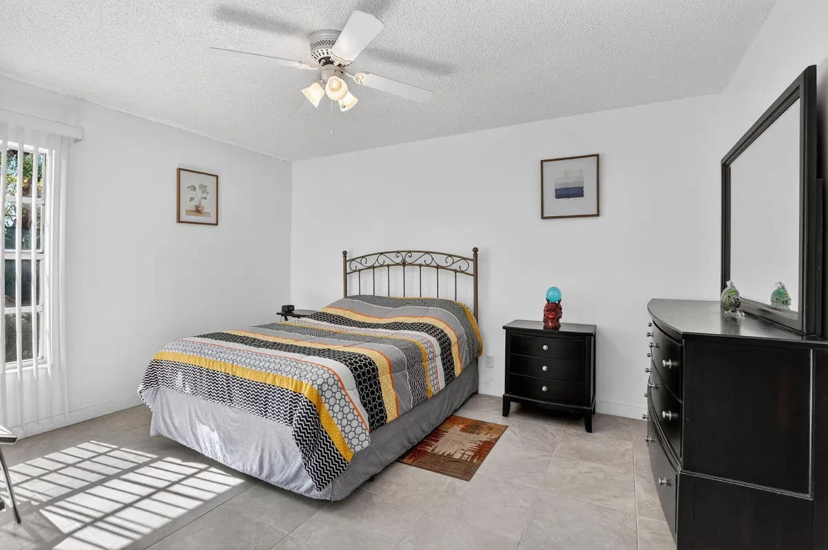  Unit 5 photo 16