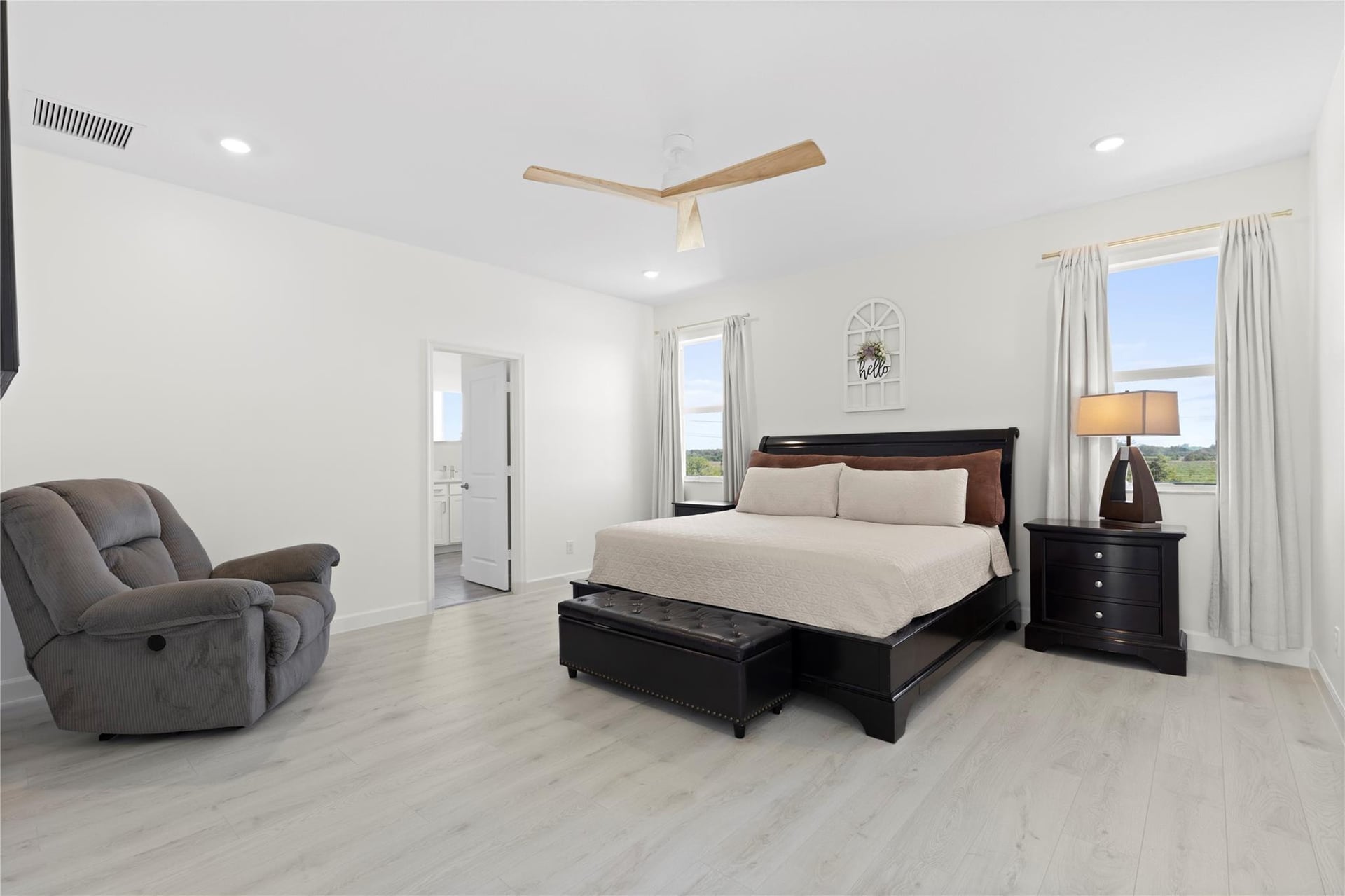 Residence photo 22
