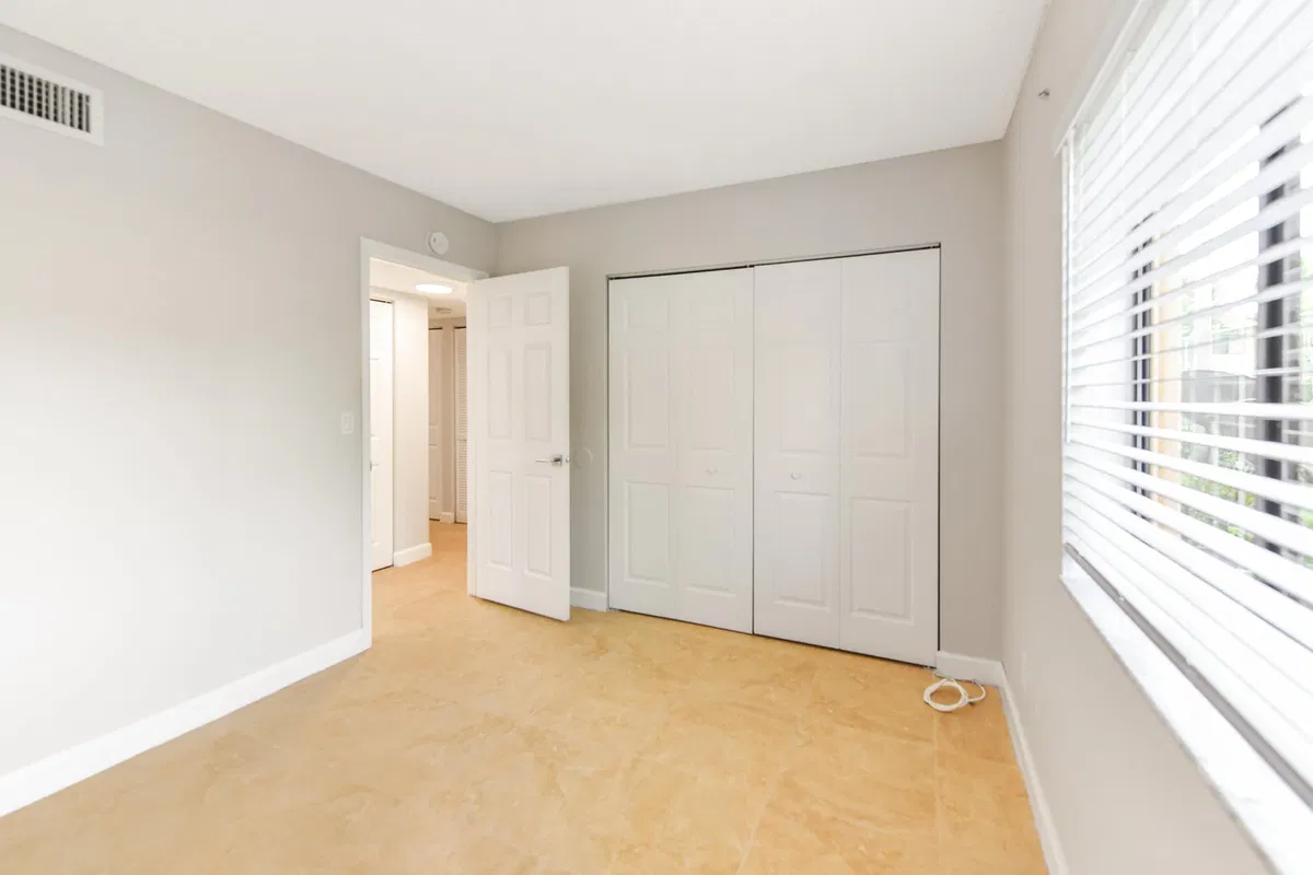 Unit 140 photo 13