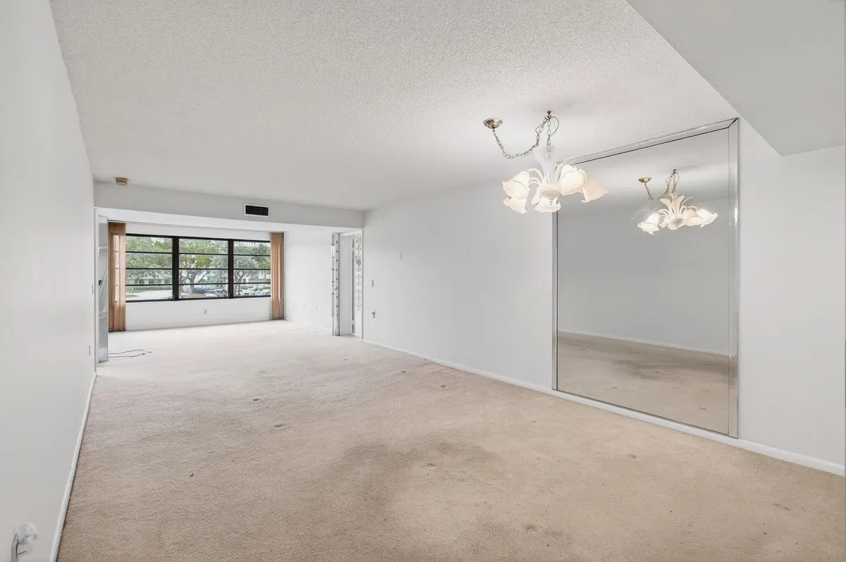 Unit 205 photo 10