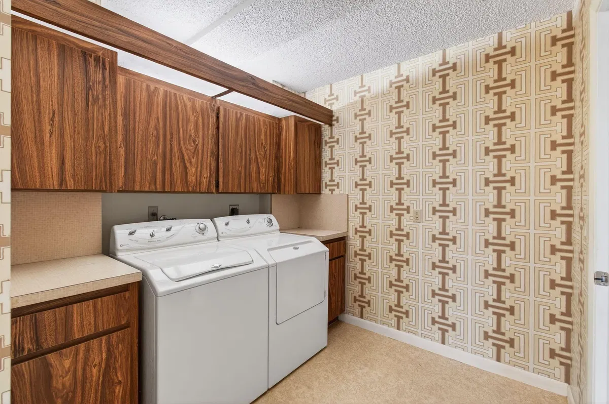 Unit 205 photo 22