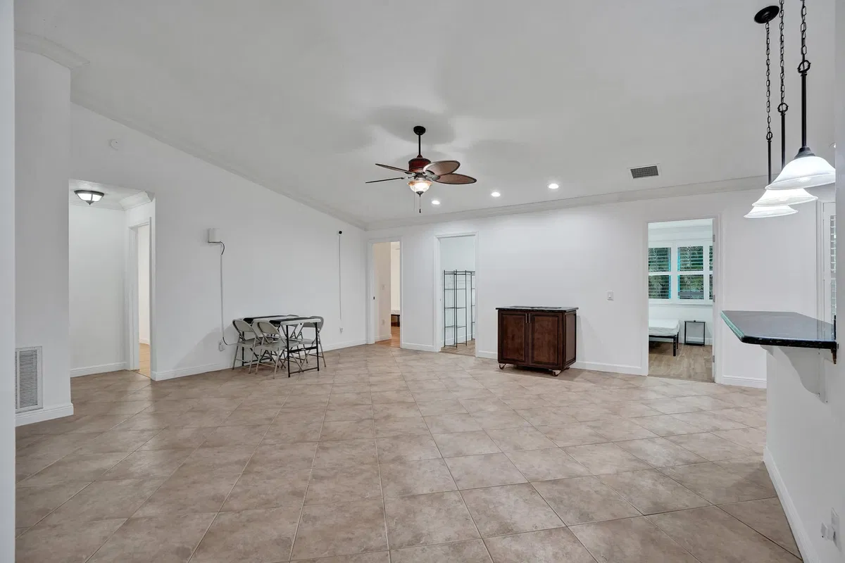 Residence photo 34