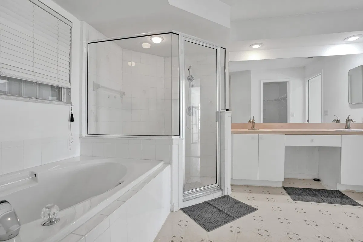 Residence photo 64