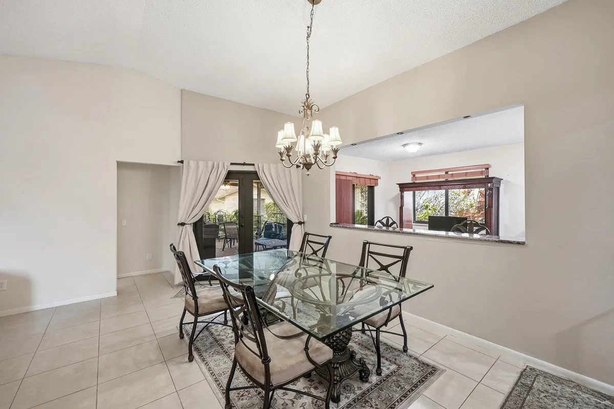 Residence photo 10