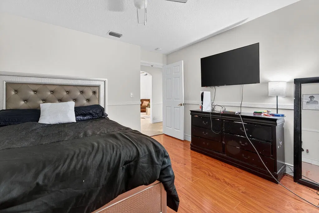 Residence photo 16