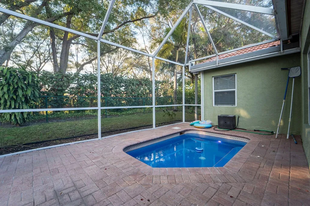 Residence photo 22