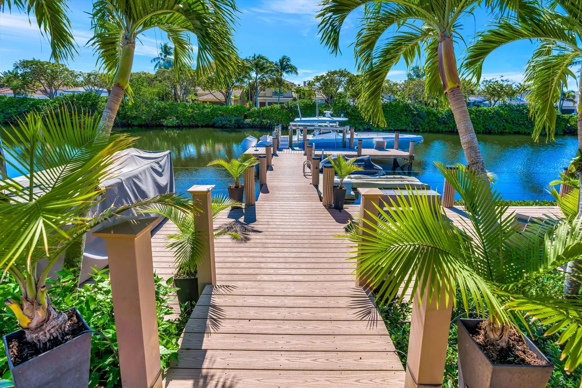 Admirals Cove Residence photo 37