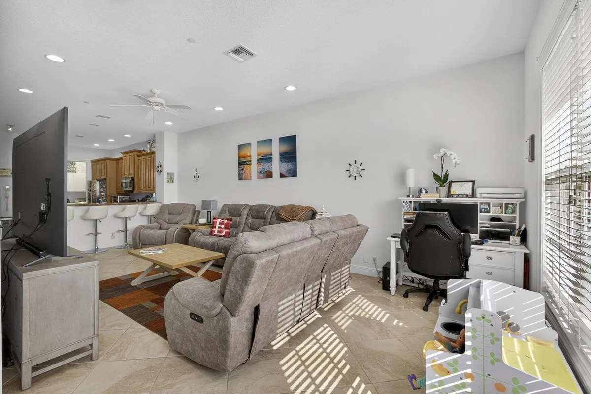 Residence photo 19