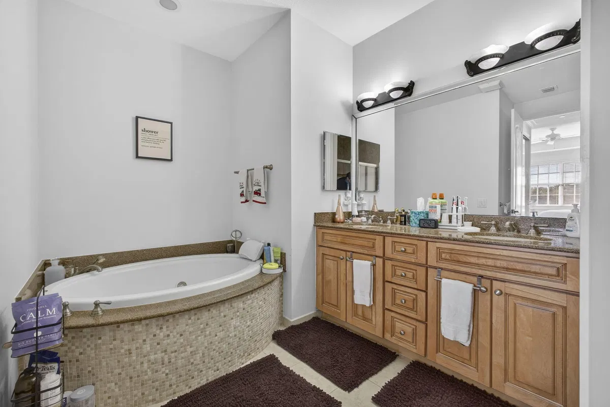 Residence photo 25