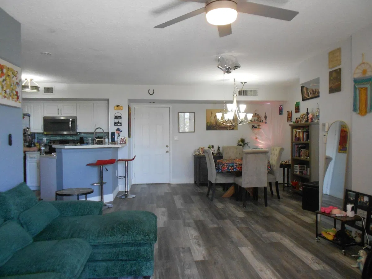 Unit 304 photo 7