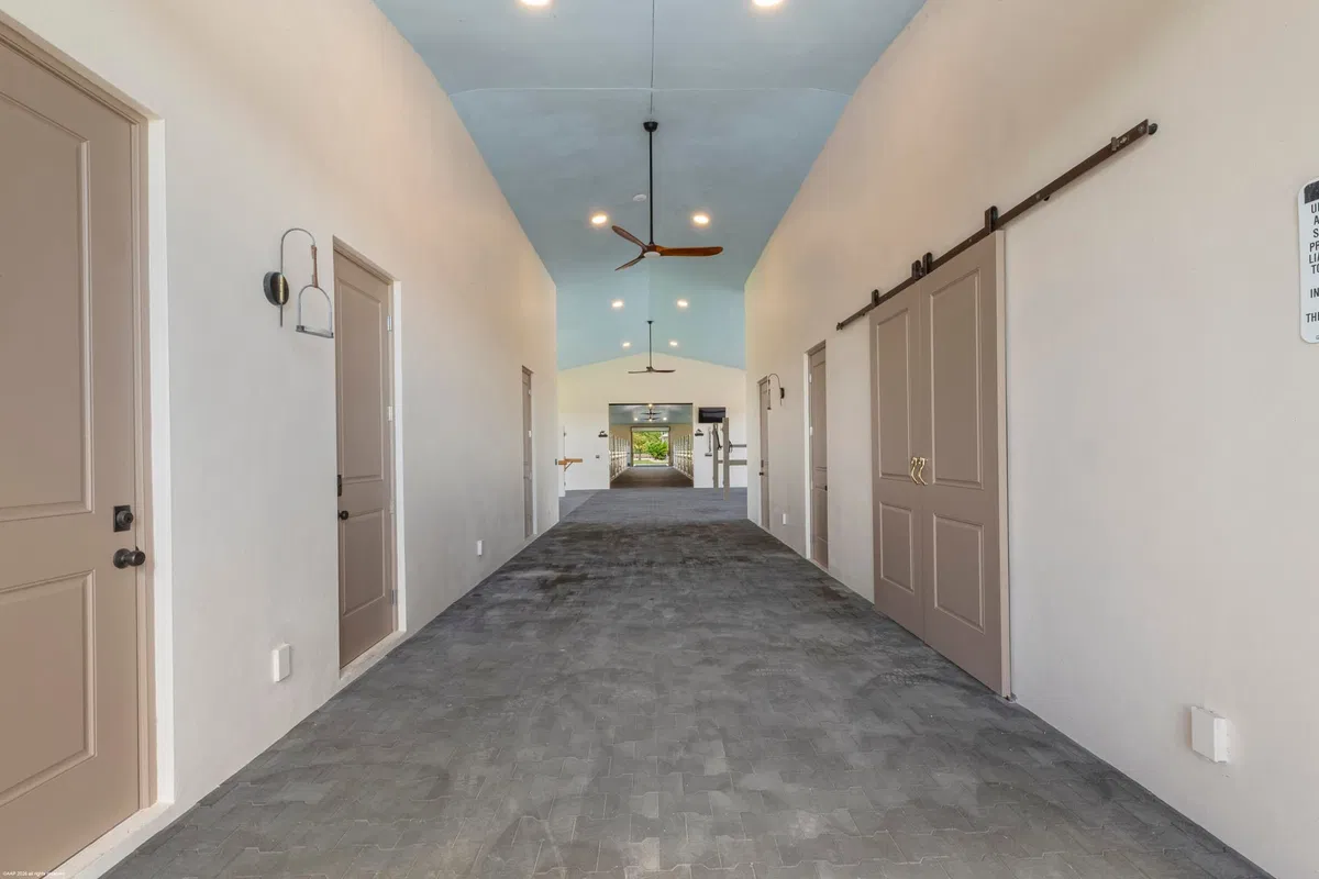  Residence photo 10