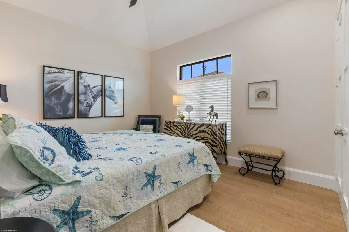  Residence photo 34