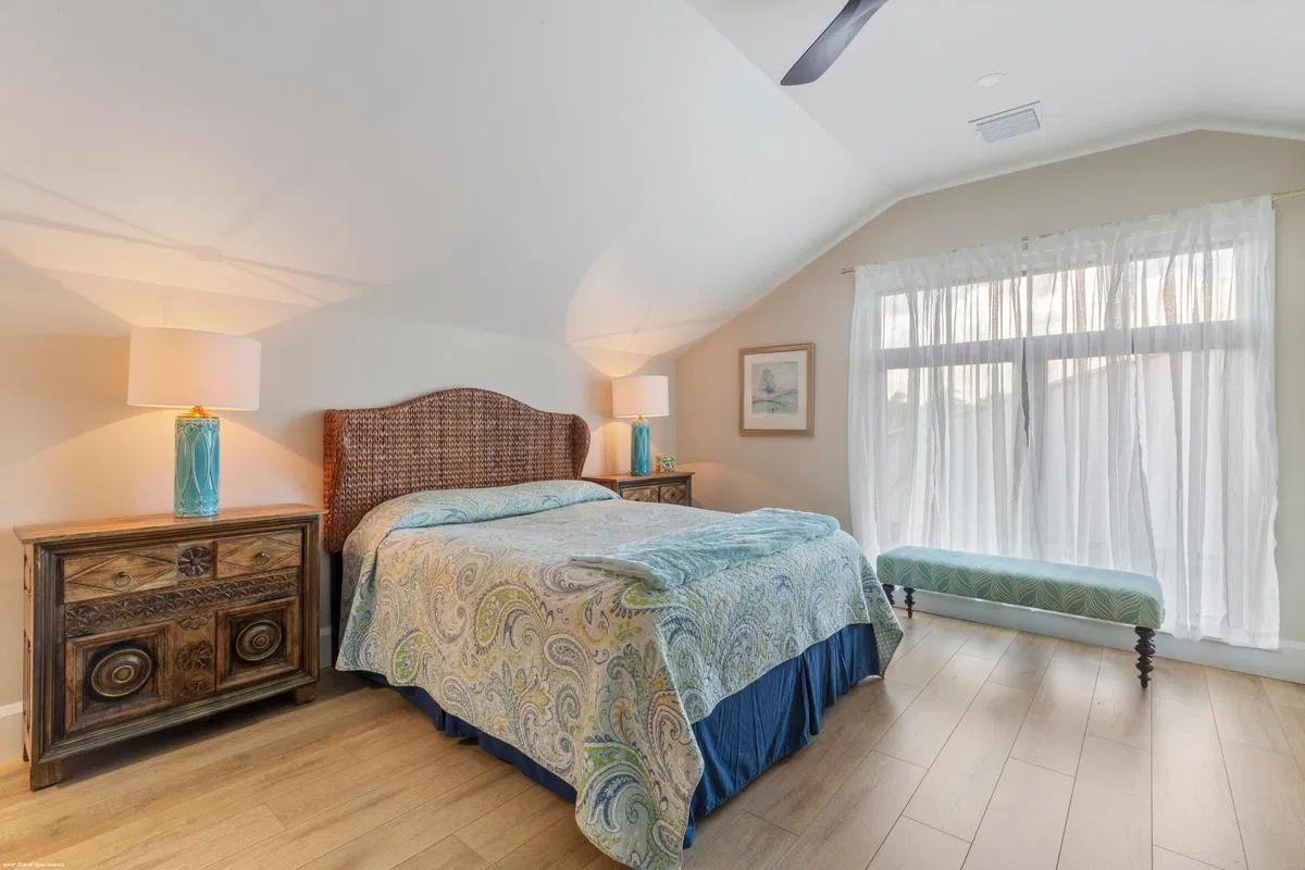  Residence photo 46