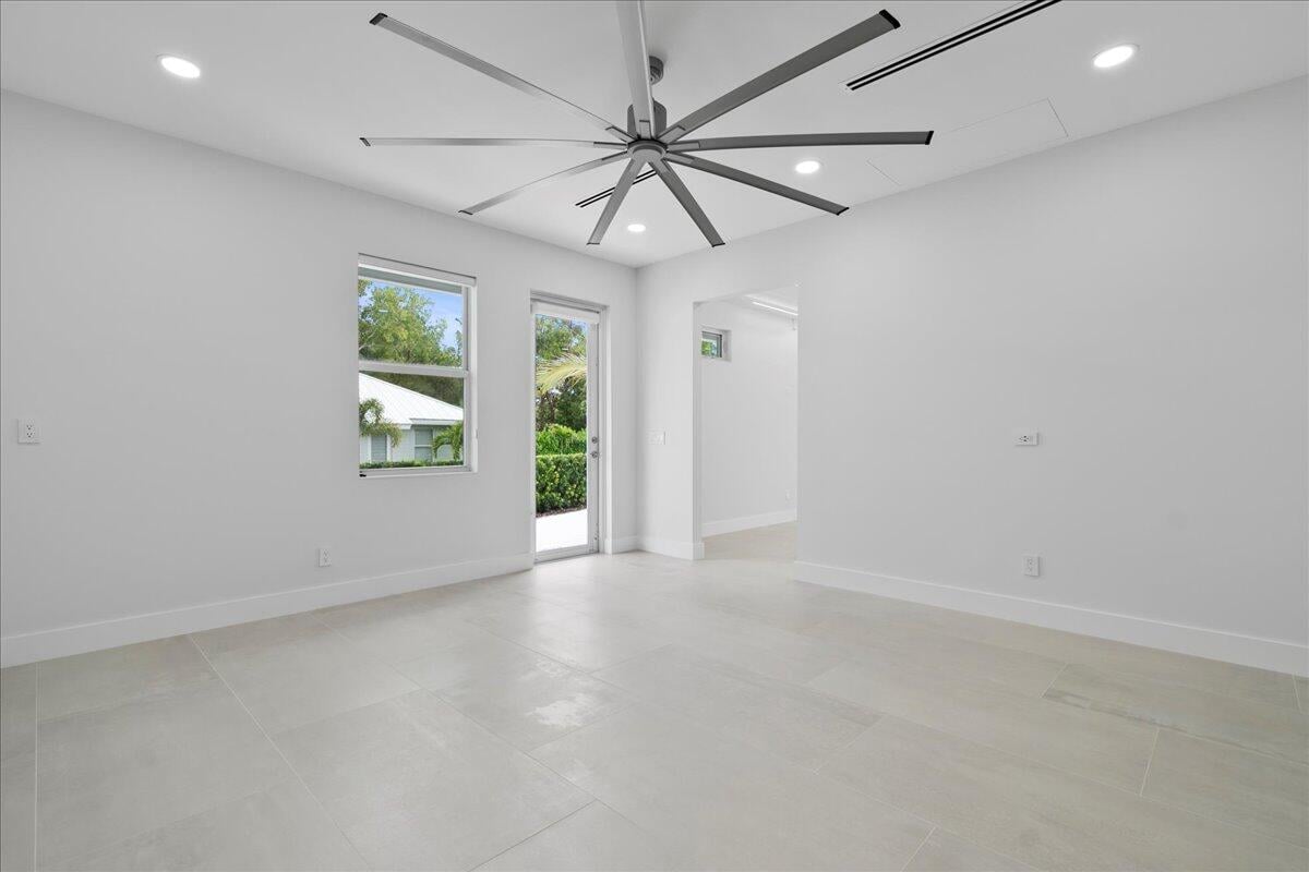 Residence photo 43