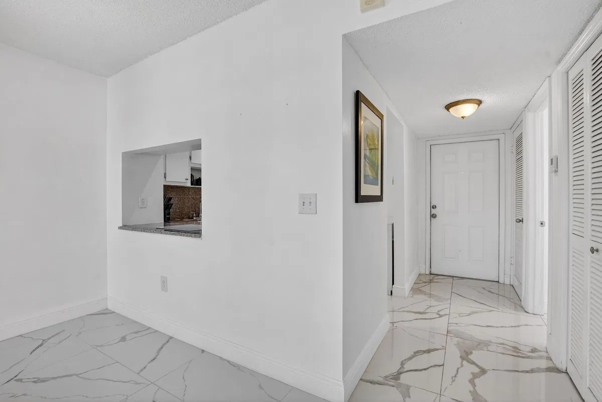 Unit 1433 photo 4