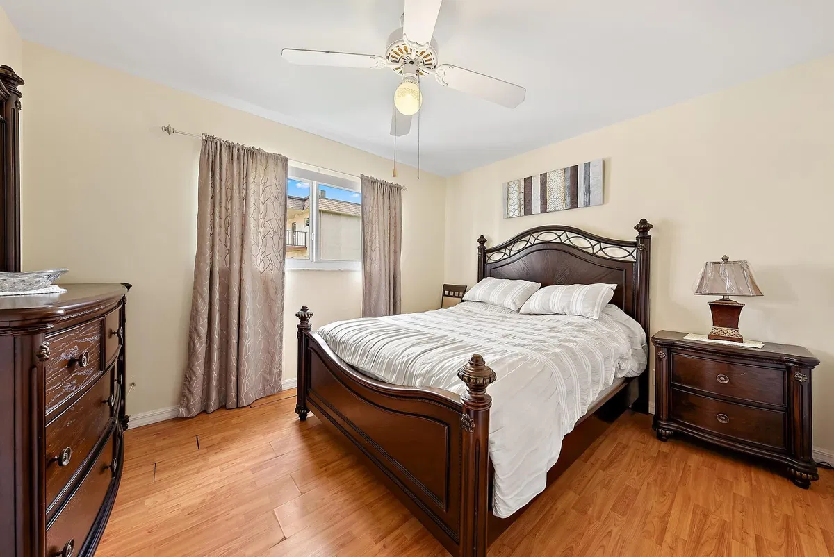 Unit 206 photo 10
