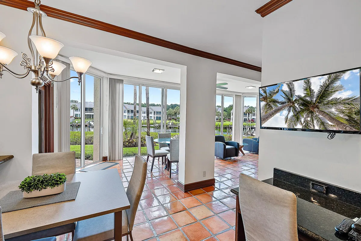 Admirals Cove Residence photo 7