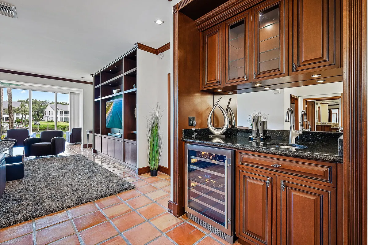 Admirals Cove Residence photo 10