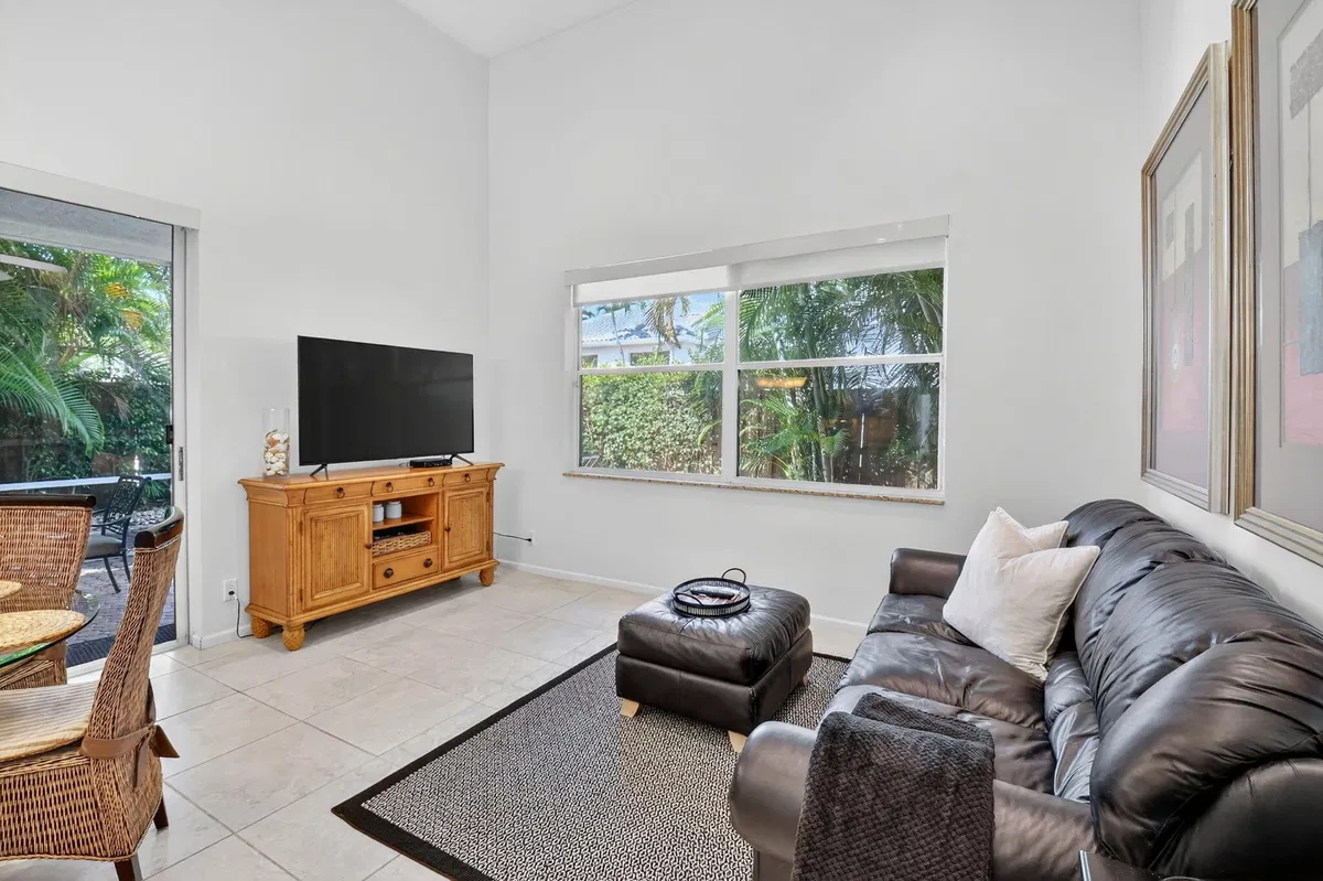  Residence photo 19
