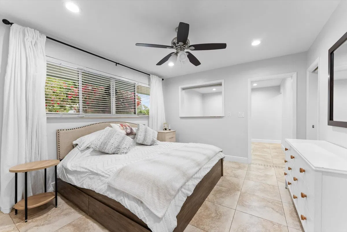 Residence photo 25