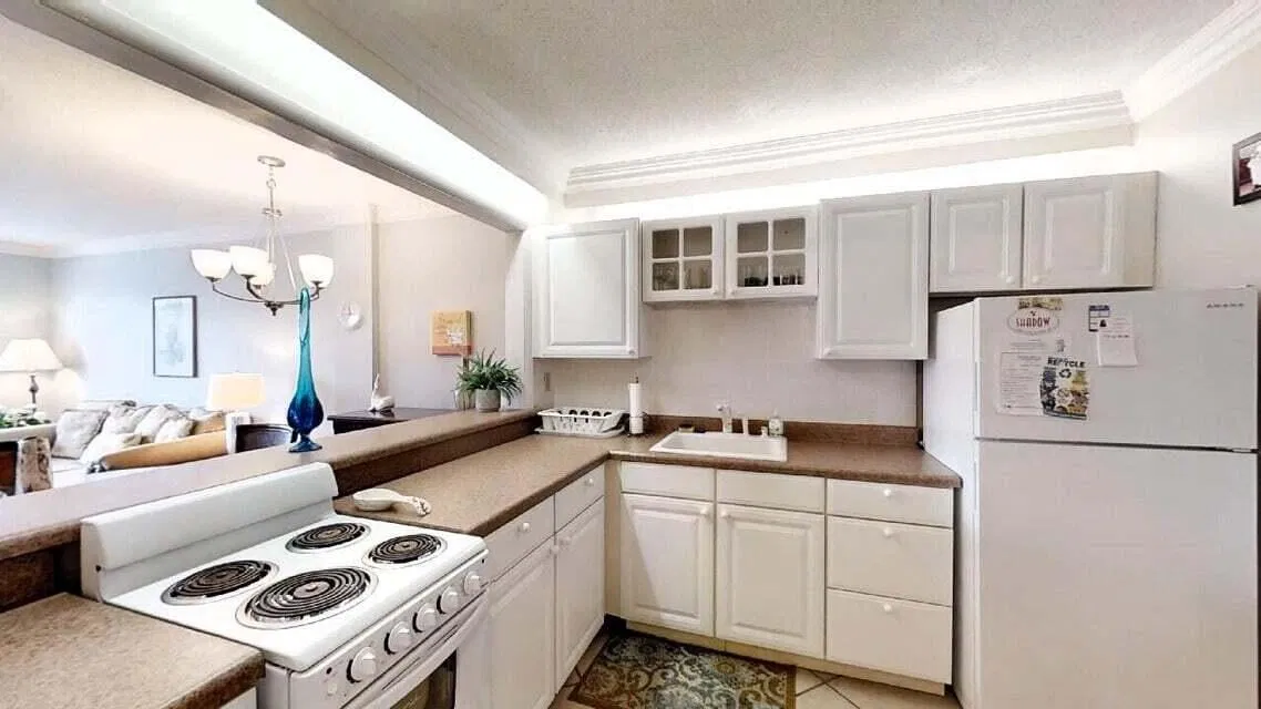Unit 209 photo 4