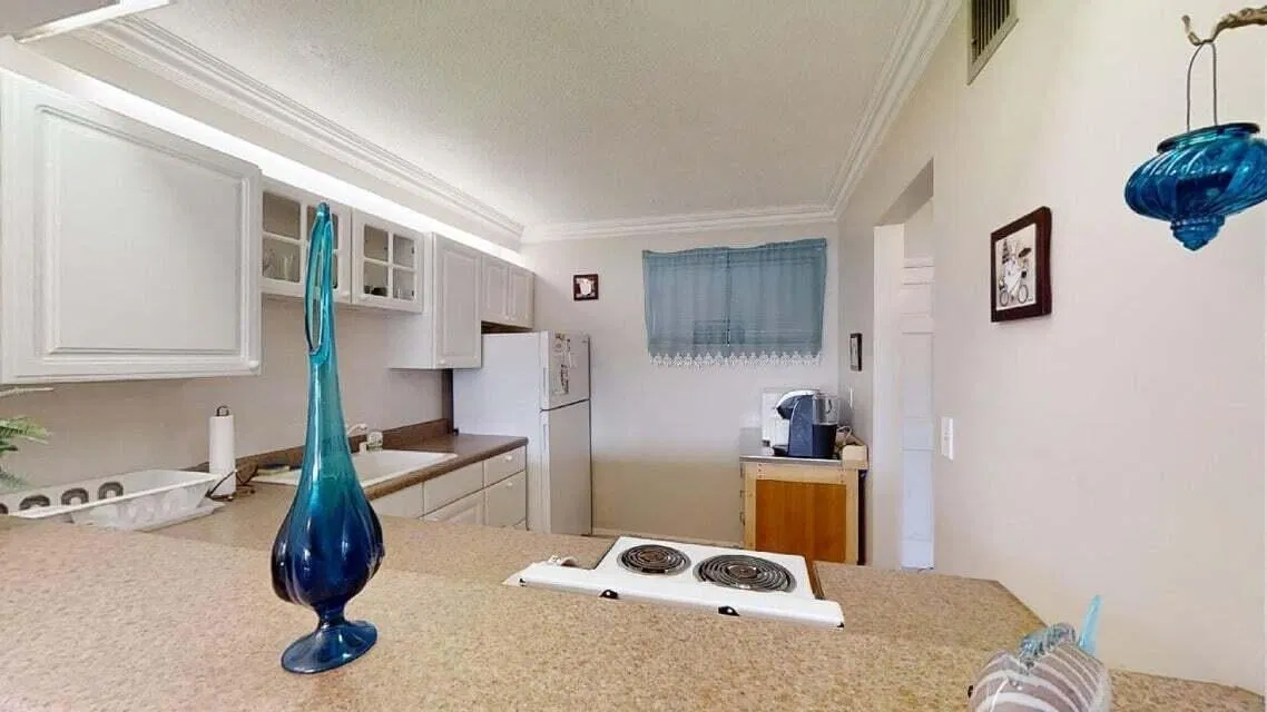 Unit 209 photo 7