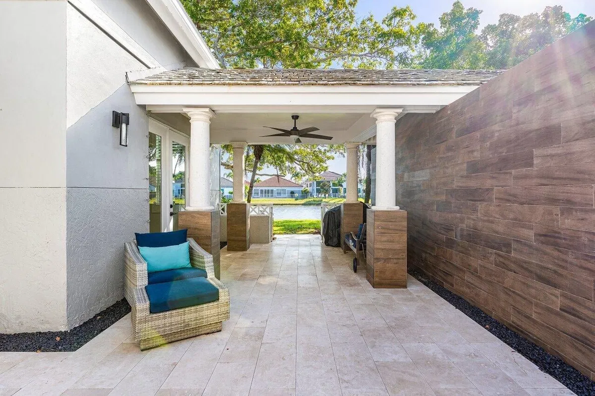 Woodfield Country Club Residence photo 19